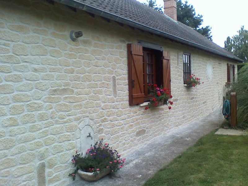 Joint à la chaux, façade en pierre à Asnelles